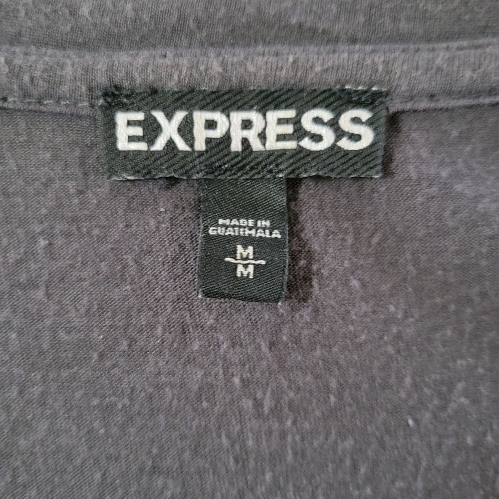 Express Women's Gray Roundneck Graphic On Fleek Short Sleeve T-shirt - Picture 2 of 10
